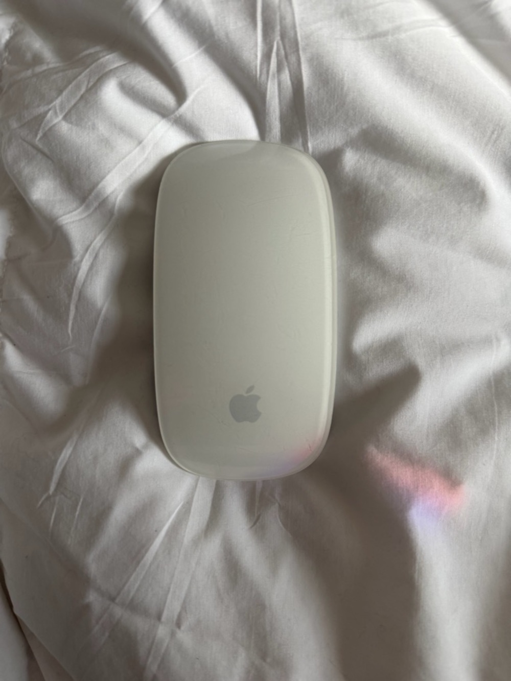 Apple White Wireless Magic Mouse with Iconic Logo